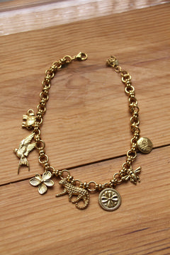 Animal pendant necklace