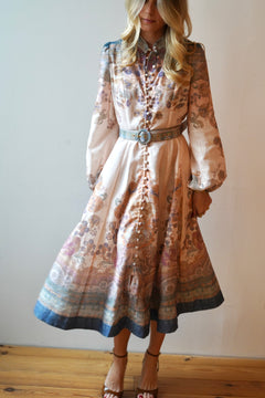Roman dress