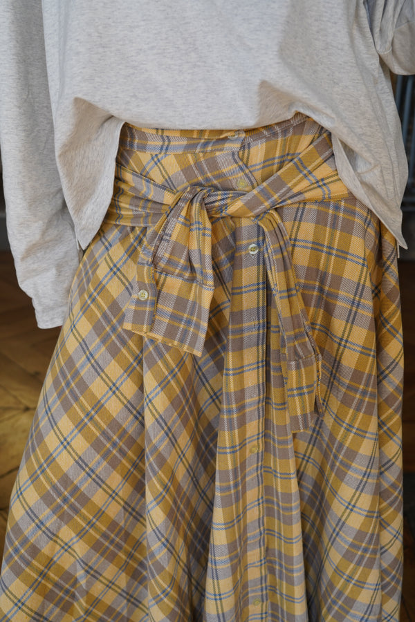 Mustard skirt, shirt style