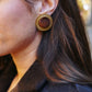 Boucles boutons marrons